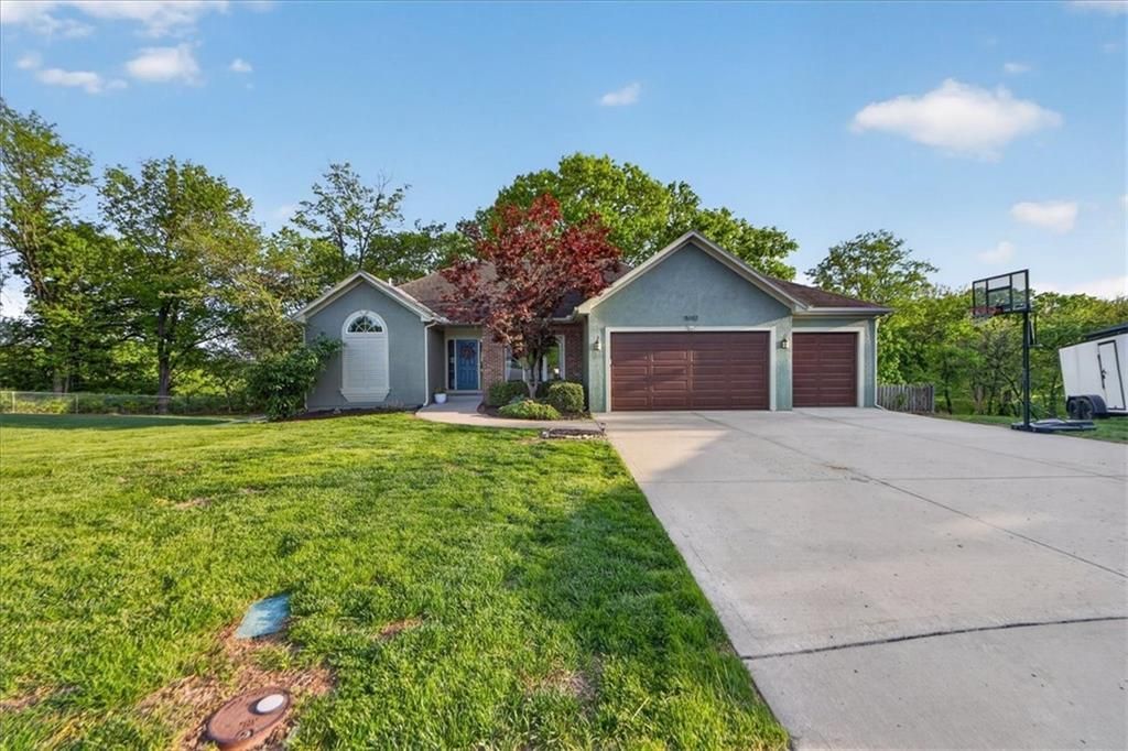 5102 N Belton Court, Riverside, MO 64150 Main Photo
