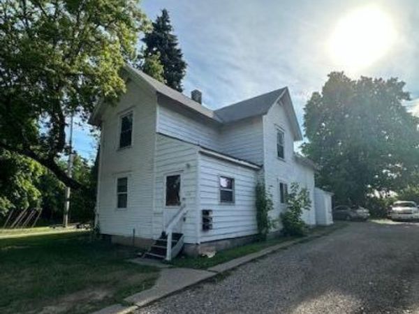 836 N Larch Street, Lansing, MI 48906