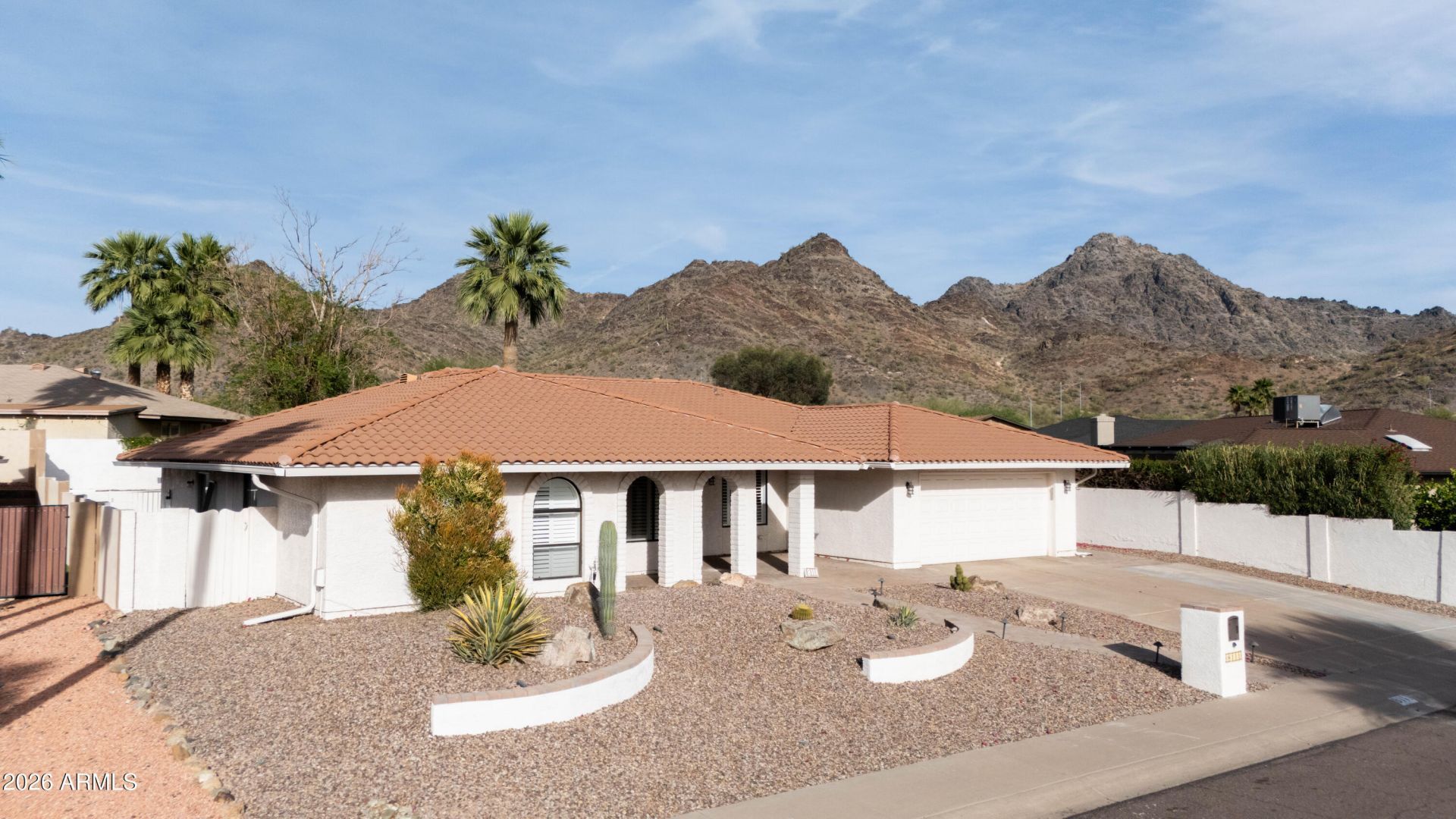 8111 N 18th Way, Phoenix, AZ 85020 Main Photo