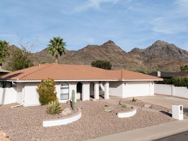 8111 N 18TH Way, Phoenix, AZ 85020