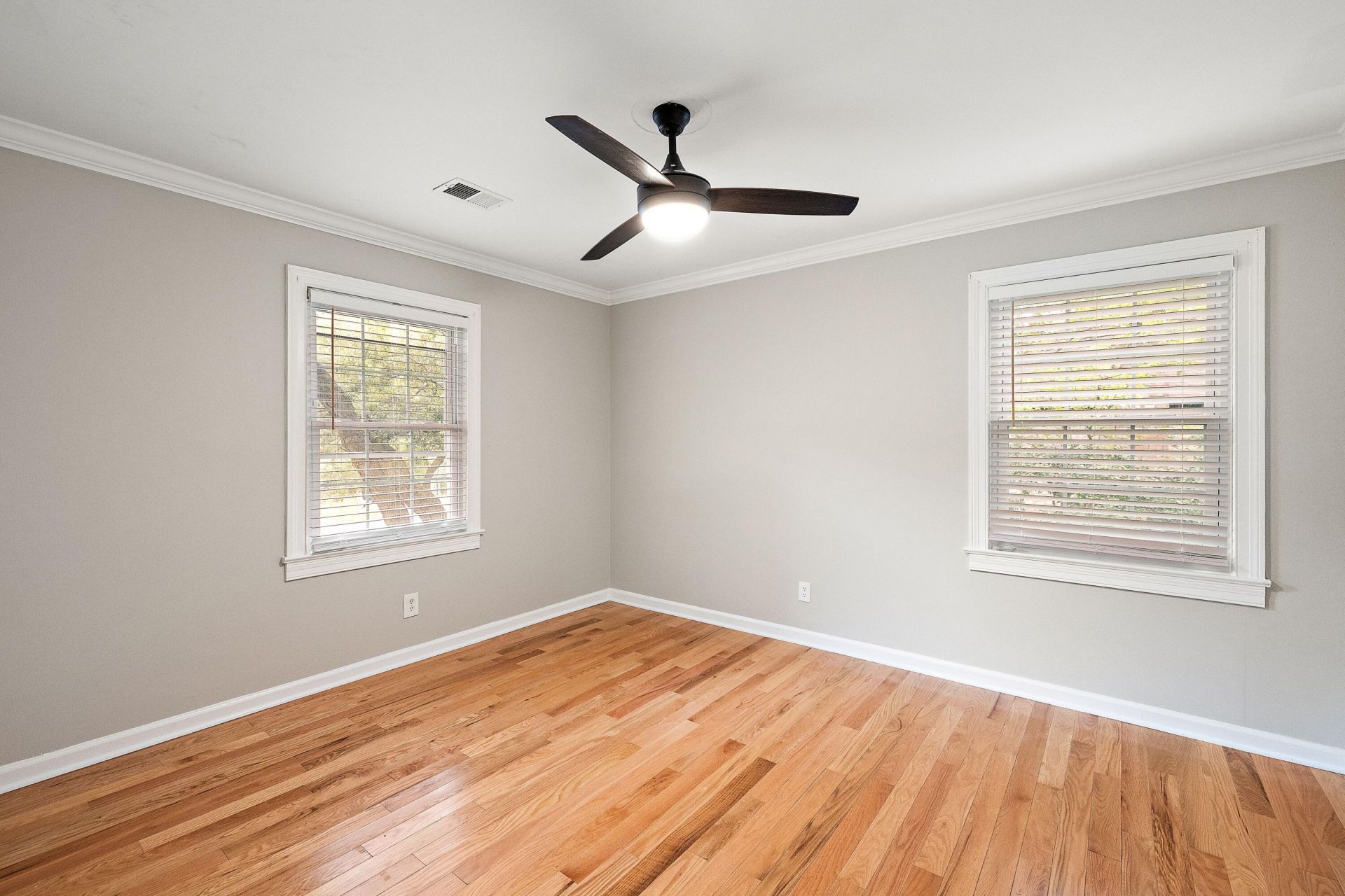 1249 Dearsley Court Photo 17