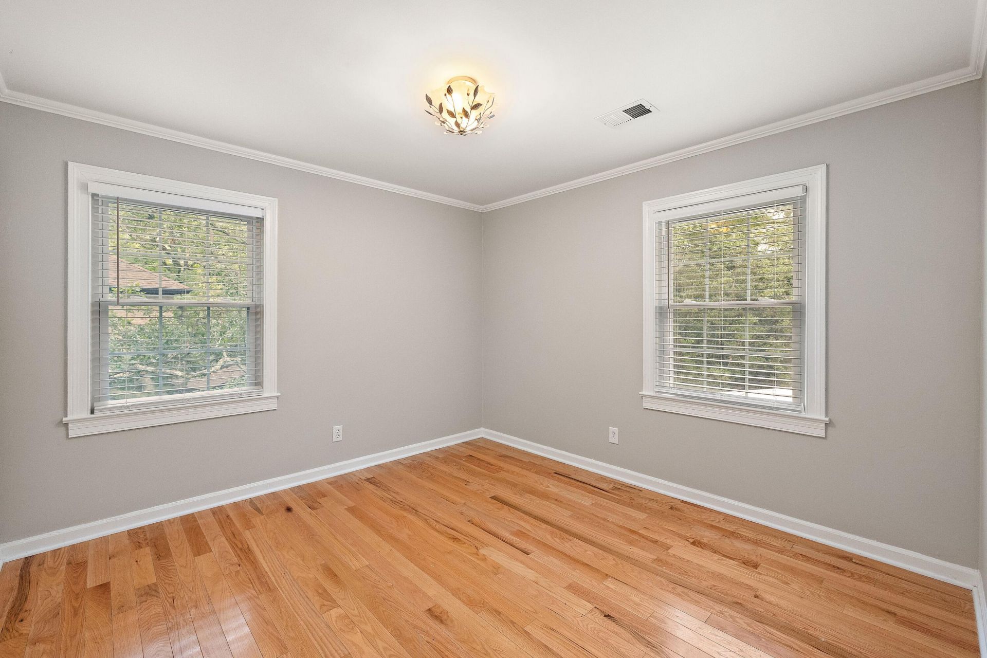 1249 Dearsley Court Photo 18