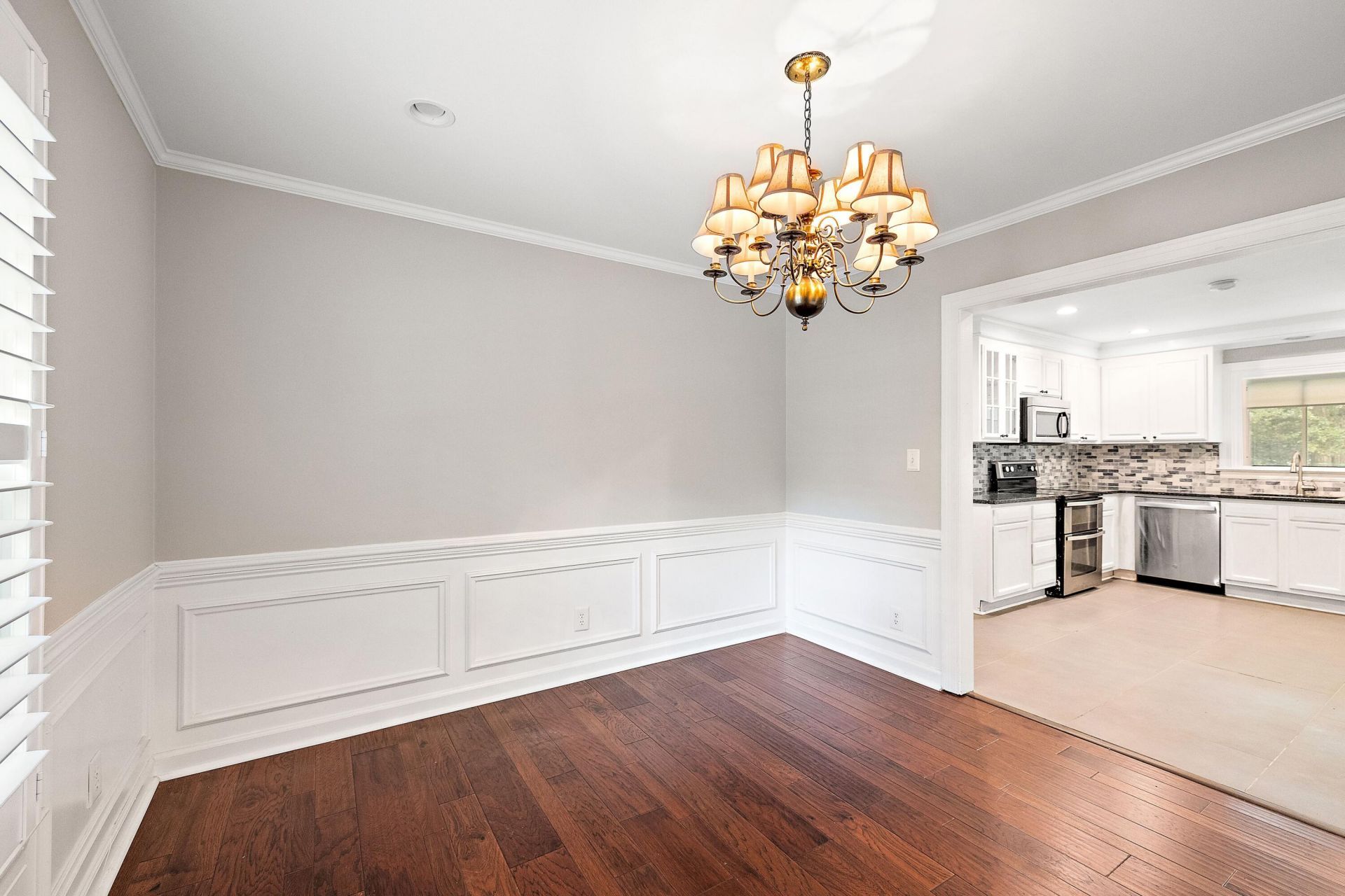 1249 Dearsley Court Photo 4