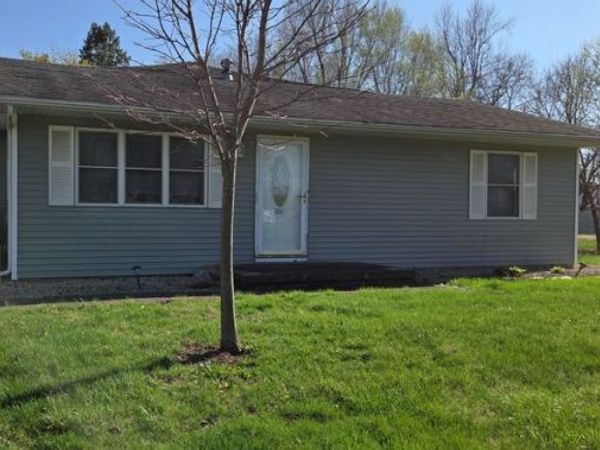 201 E Cleveland Street , Heyworth, IL 61745