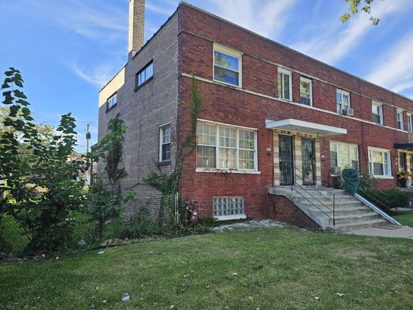 8610 S Ingleside Avenue , Chicago, IL 60619
