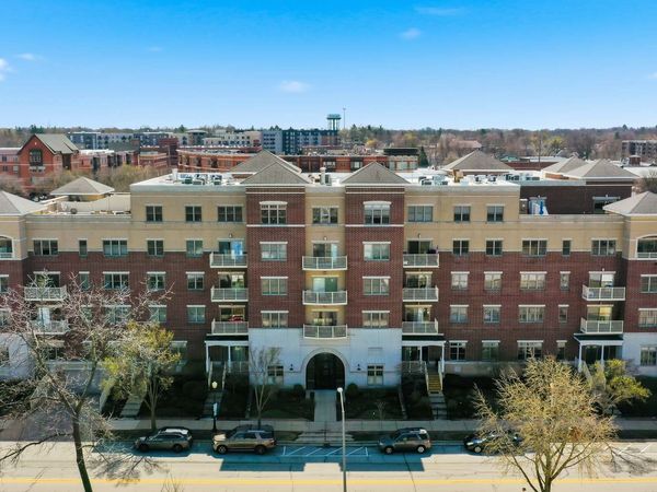 965 Rogers Street , Unit 104, Downers Grove, IL 60515