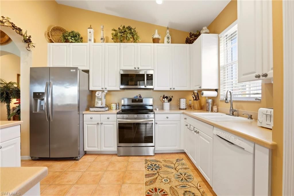 9151 Los Lagos Ct, Unit 201, Bonita Springs, FL 34135 Photo