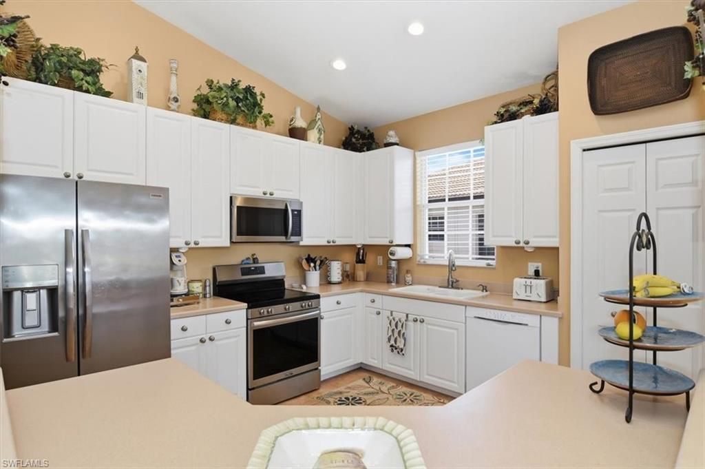 9151 Los Lagos Ct, Unit 201, Bonita Springs, FL 34135 Photo