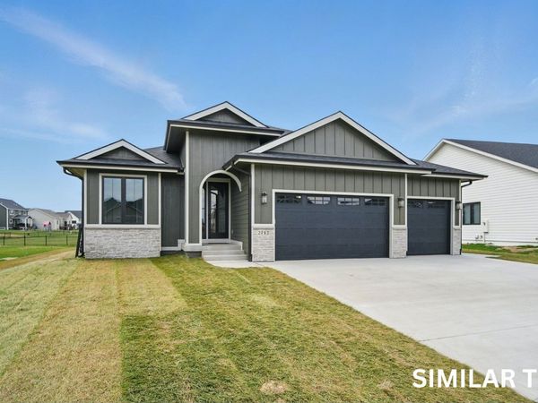 1713 Summit Circle NE, Bondurant, IA 50035