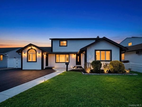 61 Cheshire Road, Bethpage, NY 11714