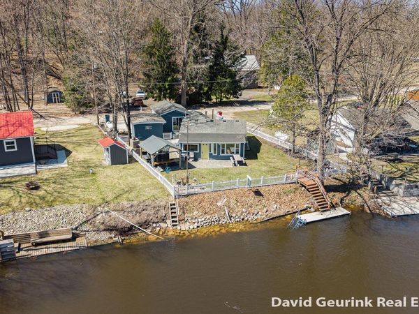 7566 Main Street, Newaygo, MI 49337