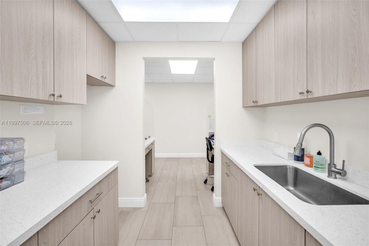 1 SW 129th Ave, Unit 401, Pembroke Pines, FL 33027 Photo