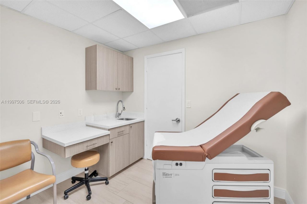 1 SW 129th Ave, Unit 401, Pembroke Pines, FL 33027 Photo