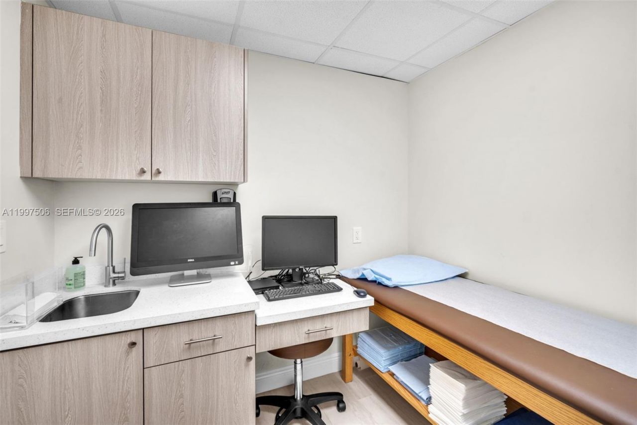 1 SW 129th Ave, Unit 401, Pembroke Pines, FL 33027 Photo