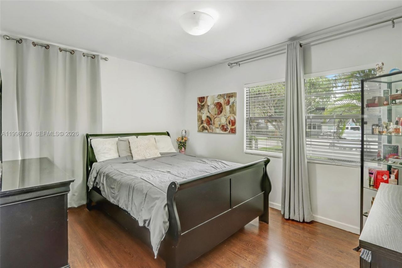 6871 SW 37th St, Miami, FL 33155 Photo