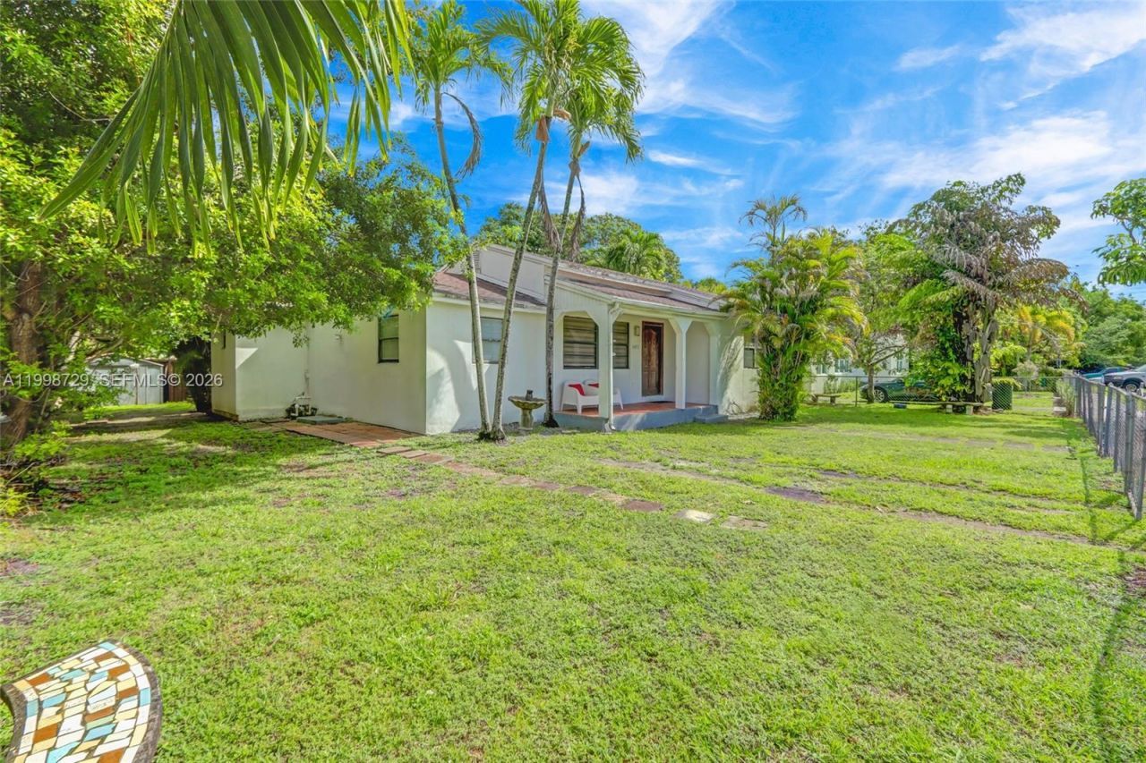 6871 SW 37th St, Miami, FL 33155 Photo