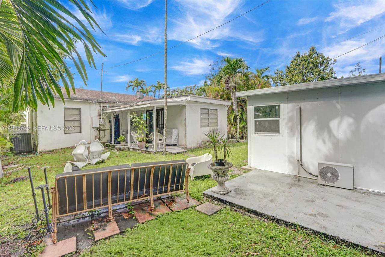 6871 SW 37th St, Miami, FL 33155 Photo