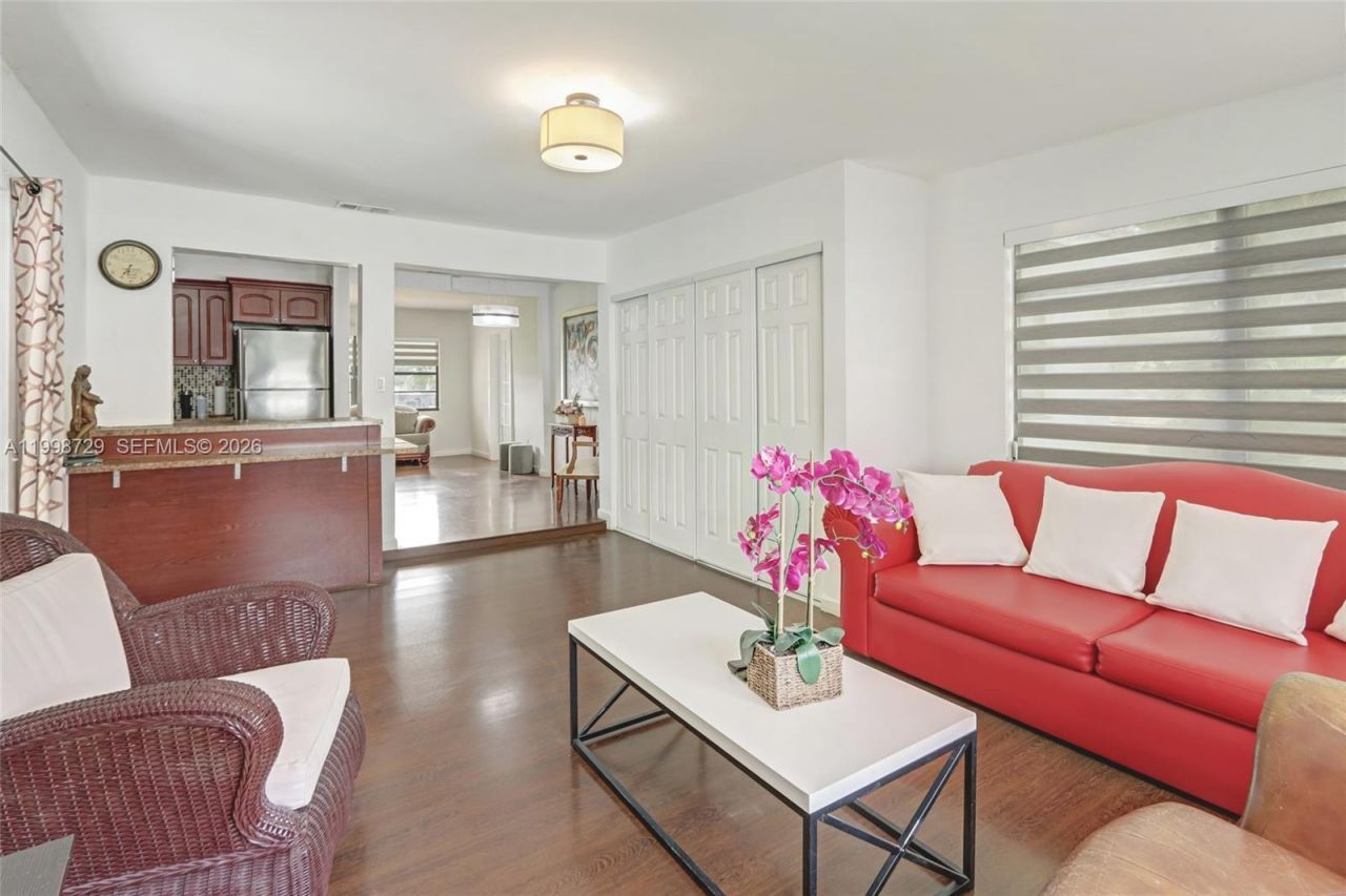 6871 SW 37th St, Miami, FL 33155 Photo