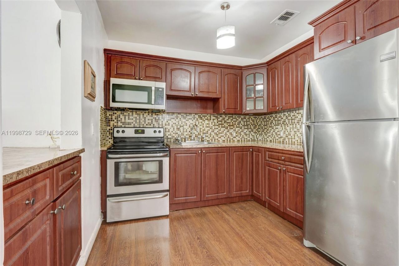 6871 SW 37th St, Miami, FL 33155 Photo