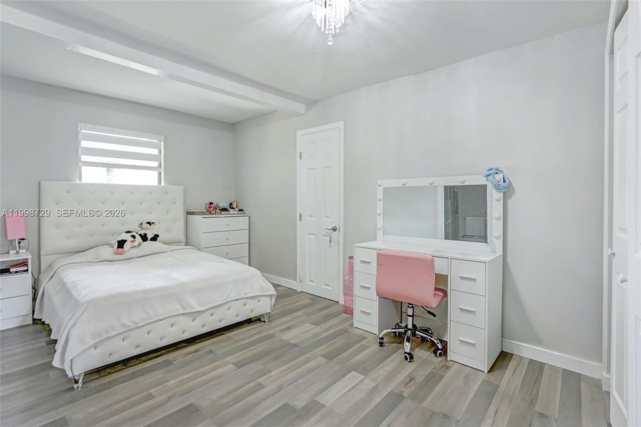 6871 SW 37th St, Miami, FL 33155 Photo