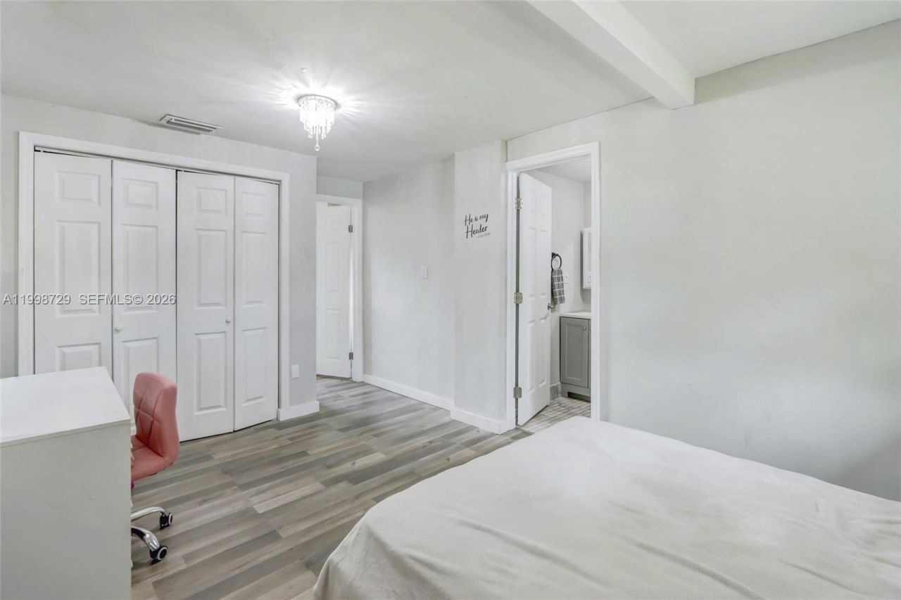 6871 SW 37th St, Miami, FL 33155 Photo