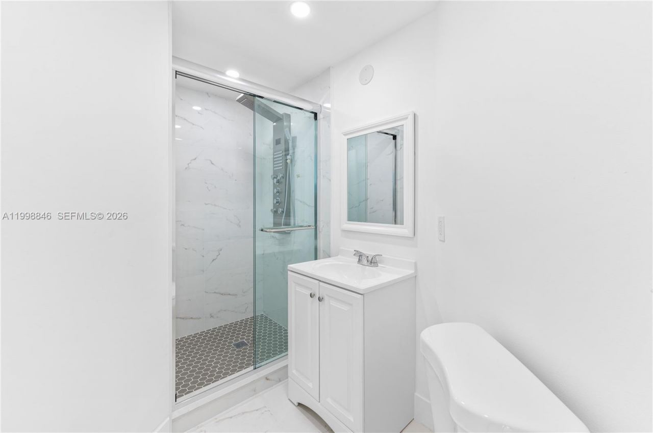 365 NW 109th Ave, Unit 701, Miami, FL 33172 Photo
