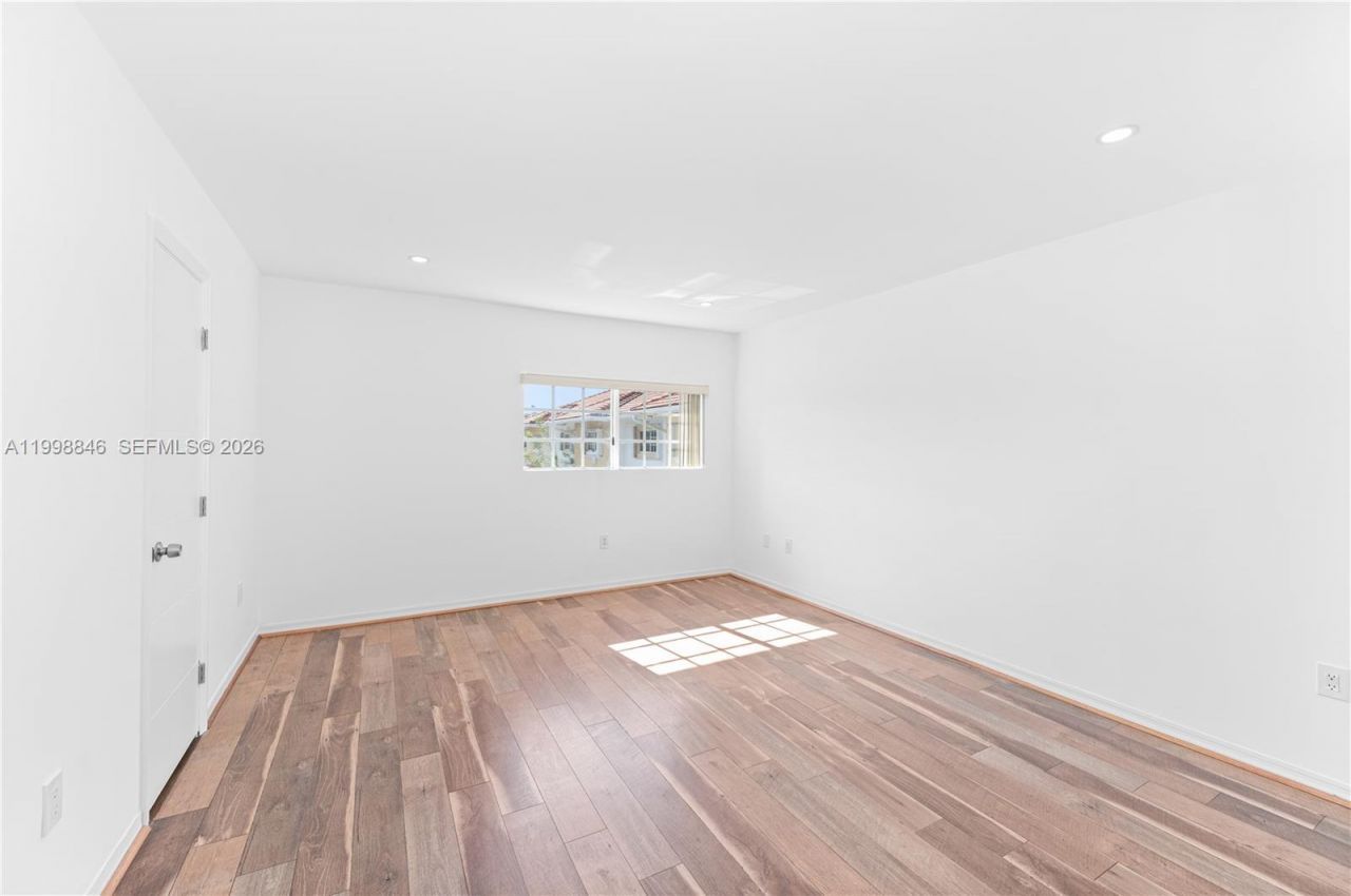 365 NW 109th Ave, Unit 701, Miami, FL 33172 Photo