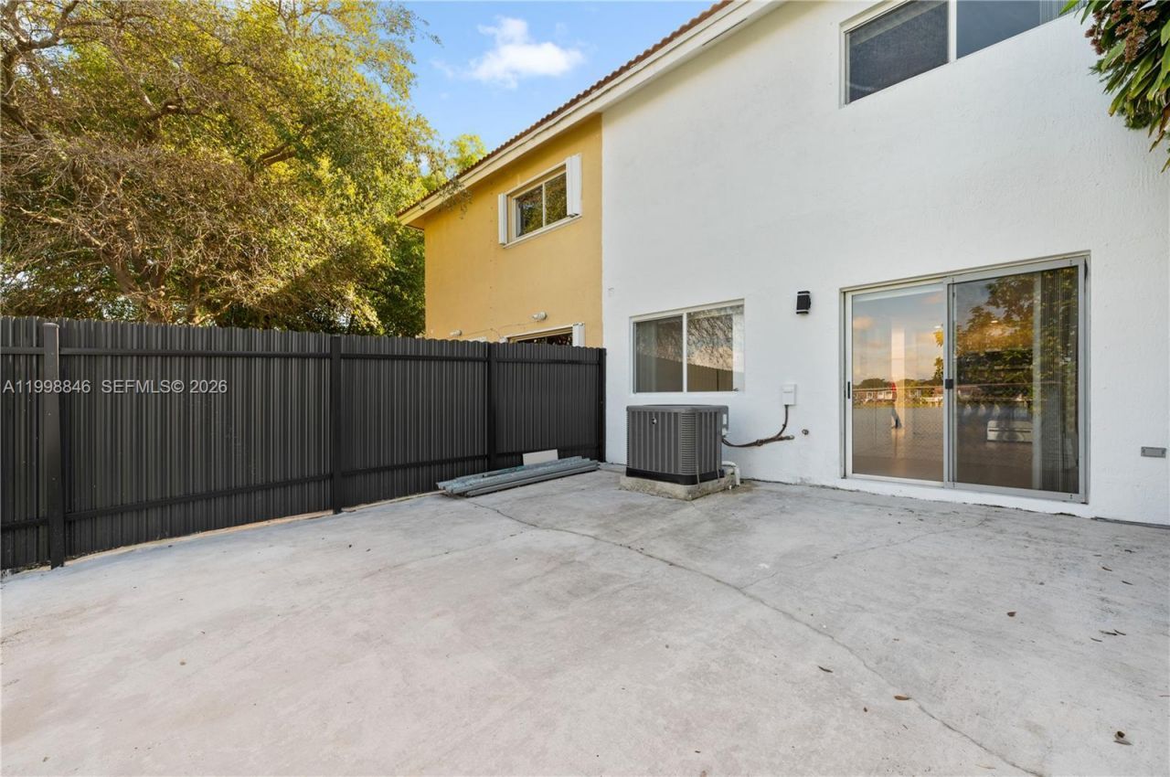 365 NW 109th Ave, Unit 701, Miami, FL 33172 Photo