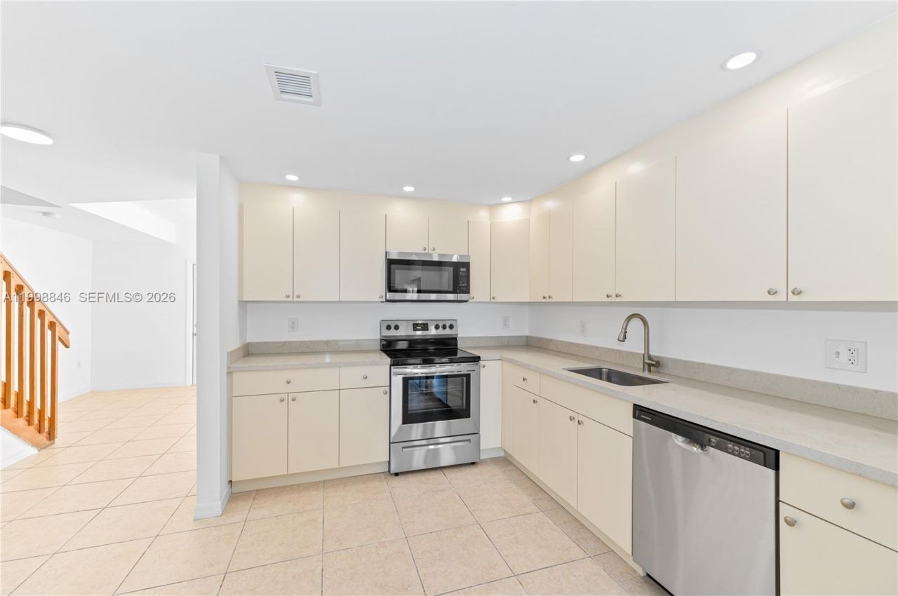 365 NW 109th Ave, Unit 701, Miami, FL 33172 Photo