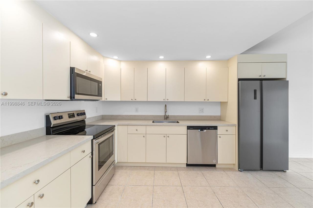 365 NW 109th Ave, Unit 701, Miami, FL 33172 Photo