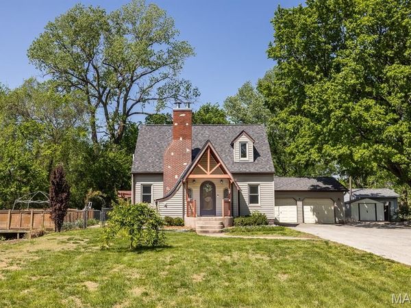 20 Green Oaks, Belleville, IL 62223
