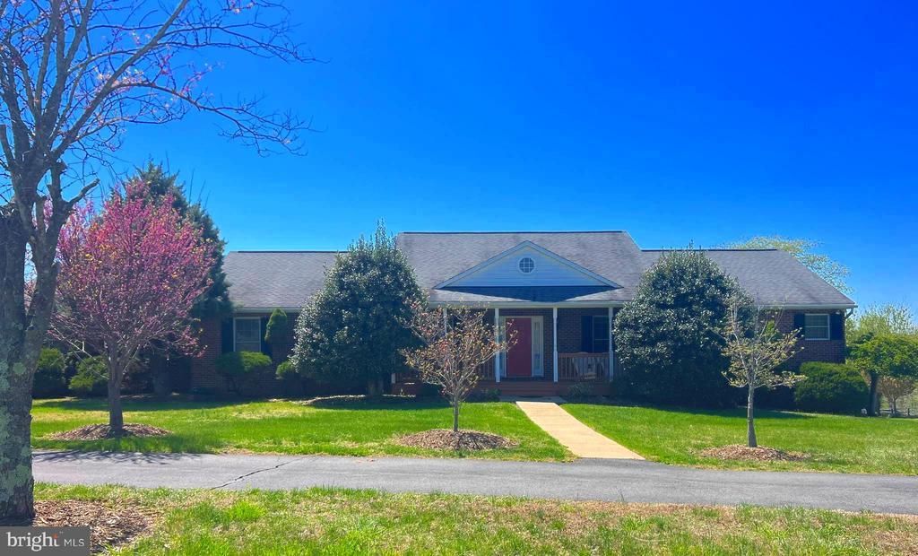 5265 BEAR HOLLOW LANE, AMISSVILLE, VA 20106