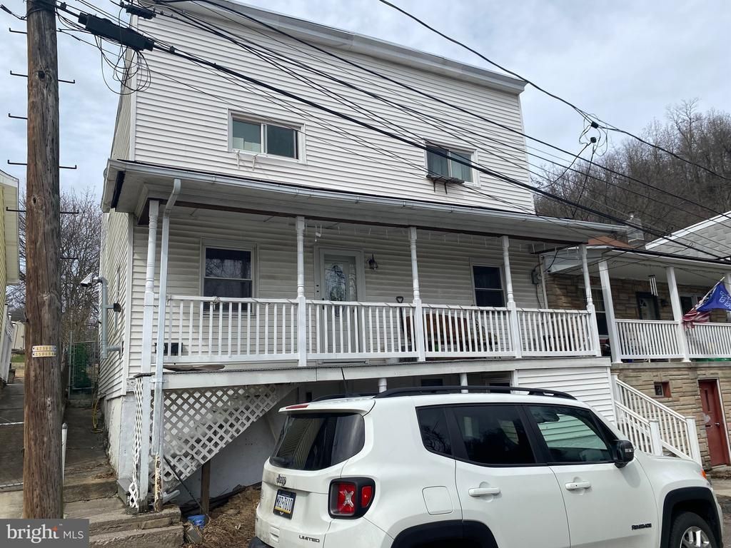 334 ARNOT STREET, SAINT CLAIR, PA 17970
