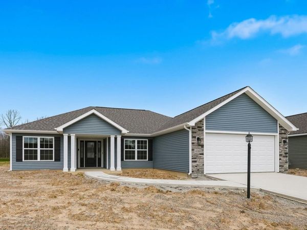 4388 Shadowood Lakes Trail, Fort Wayne, IN 46818