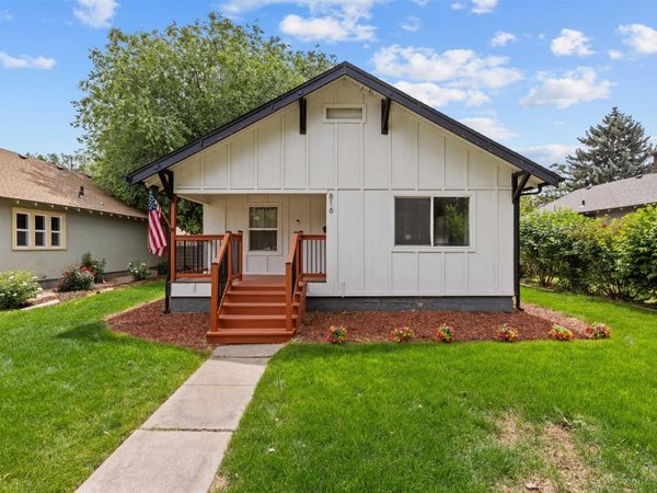 816 S 8th Ave, Nampa, ID 83651
