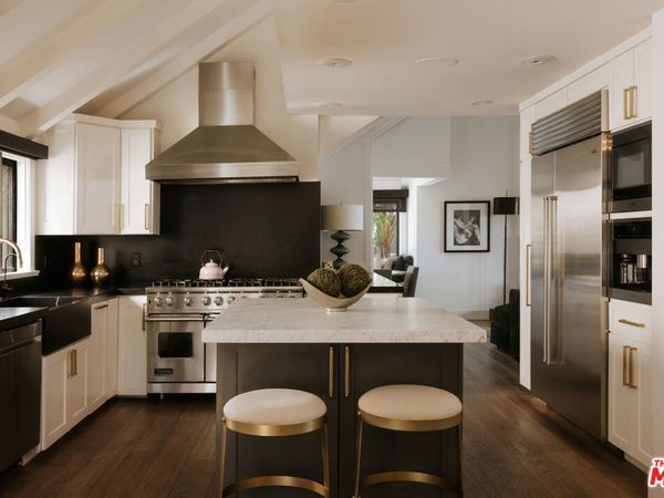 7825 Torreyson Drive, Los Angeles, CA 90046