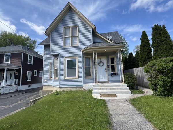 370 Bent Street, Unit 1, Elgin, IL 60120