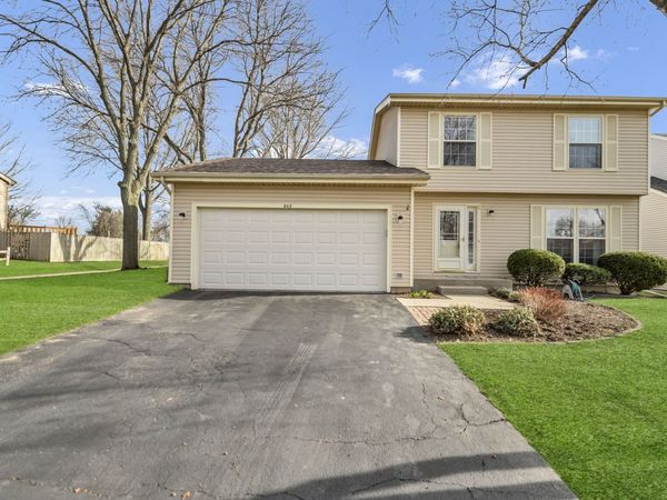 842 Pin Oak Circle , Cary, IL 60013