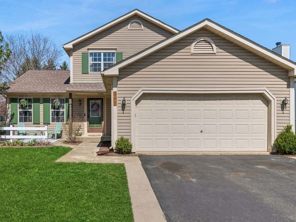 1940 Tanglewood Drive , Algonquin, IL 60102