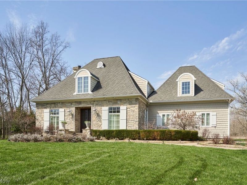 2242 Rock Creek N, Akron, OH 44333 Photo 1