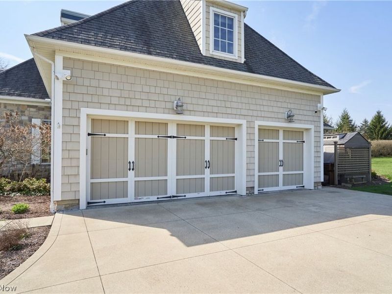 2242 Rock Creek N, Akron, OH 44333 Photo 30