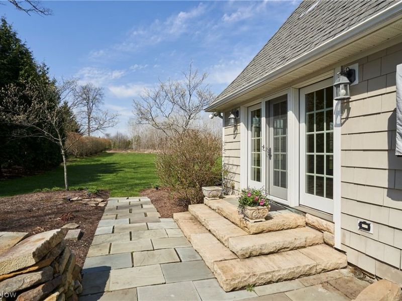 2242 Rock Creek N, Akron, OH 44333 Photo 5