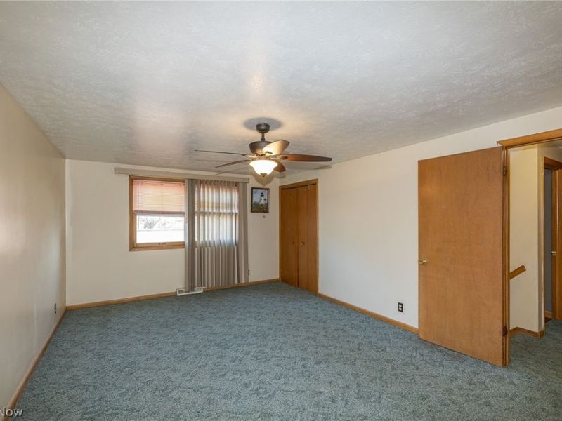 490 Mapleview Drive, Seven Hills, OH 44131 Photo 18