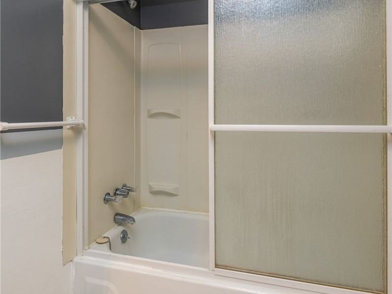 490 Mapleview Drive, Seven Hills, OH 44131 Photo 23