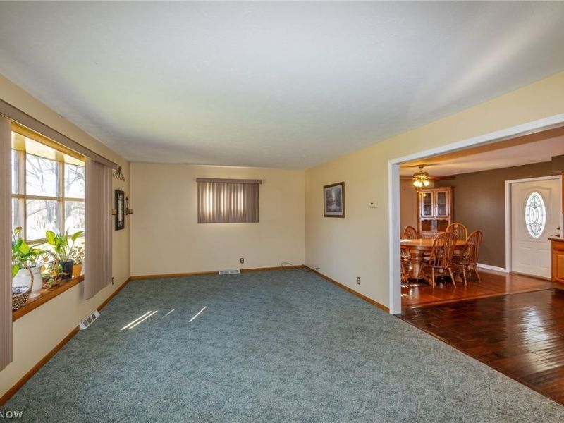 490 Mapleview Drive, Seven Hills, OH 44131 Photo 3