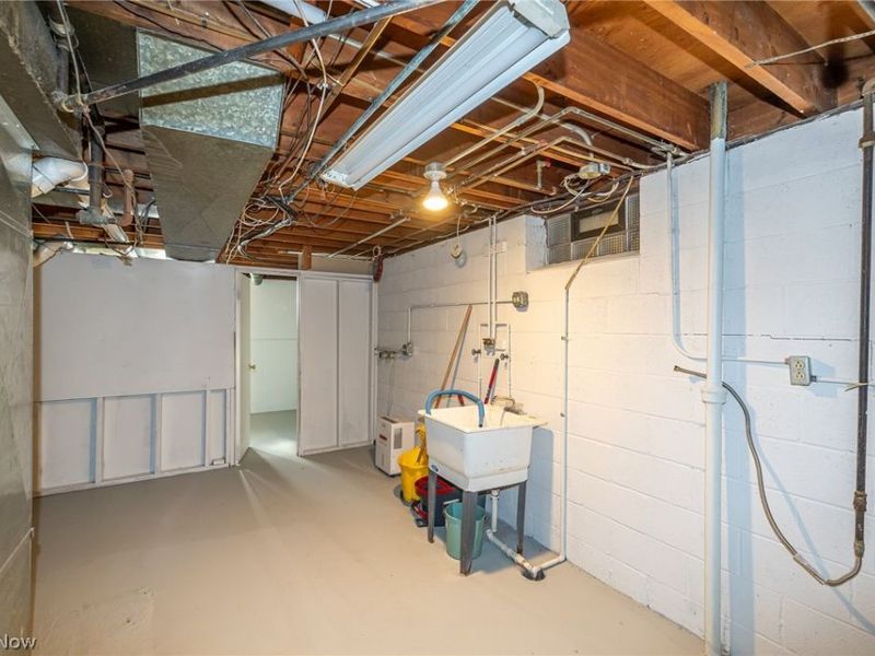 490 Mapleview Drive, Seven Hills, OH 44131 Photo 35