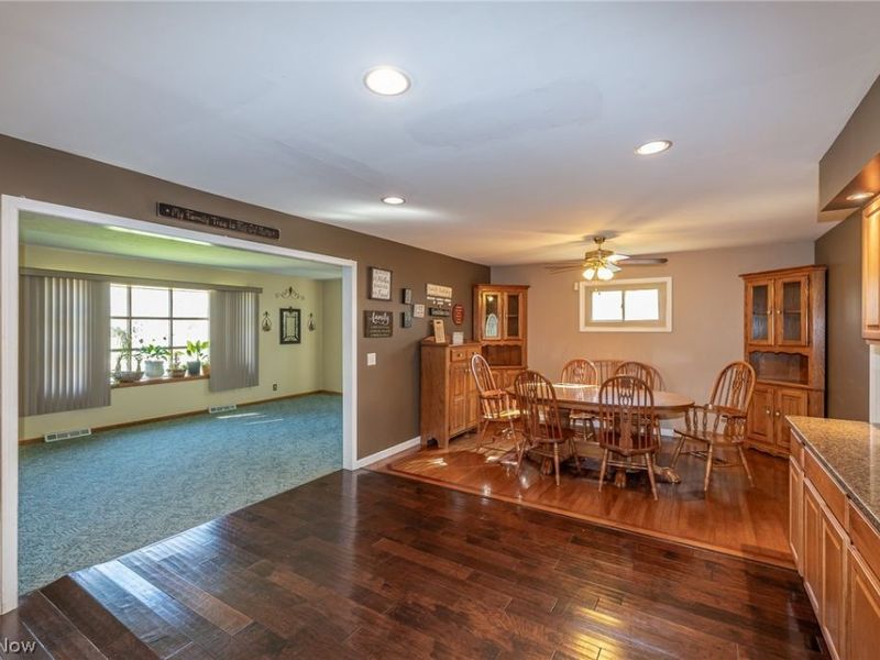 490 Mapleview Drive, Seven Hills, OH 44131 Photo 6