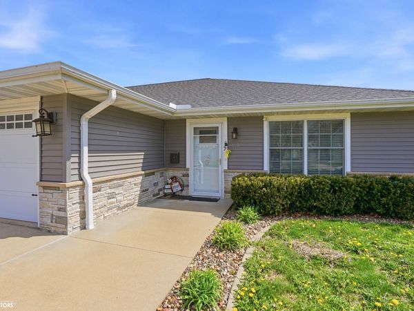 614 N Lincoln, Unit 101, Mount Pleasant, IA 52641