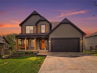 215 E Whispering Hills Boulevard, Lone Jack, MO 64070