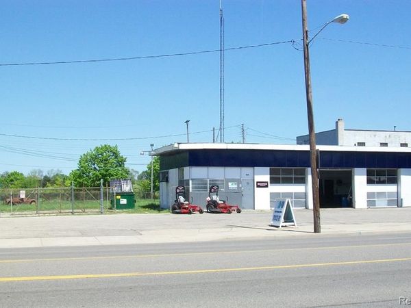 1607 S Saginaw Street, Flint, MI 48503